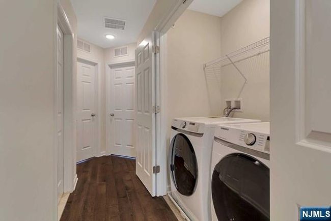 12-10 Plaza Rd, Townhouse with 3 bedrooms, 4 bathrooms and null parking in Fair Lawn NJ | Image 18