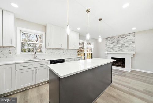 10360 Hampshire Green Ave, FAIRFAX, VA, 22032-3219 | Card Image