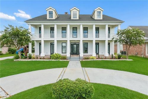 3708 Lake Kristin Dr, Gretna, LA, 70056-8339 | Card Image