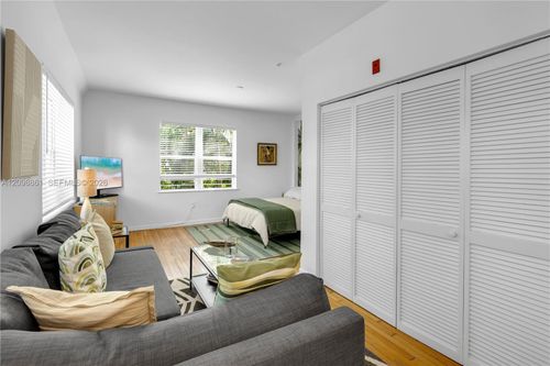 209-1521 Lenox Ave, Miami Beach, FL, 33139-3372 | Card Image