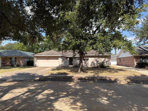 5822 Birchmont Dr, Houston, TX, 77092-2318 | Card Image