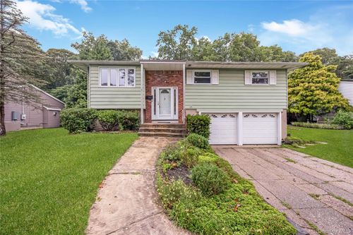23 Country Lane Dr, Kings Park, NY, 11754-1415 | Card Image
