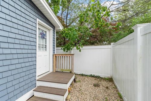 28-30 Thorwald Ave, Hampton, NH, 03842 | Card Image