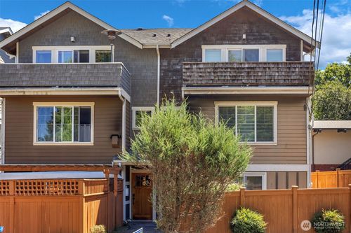 b-9130 45th Ave Sw, Seattle, WA, 98136-2631 | Card Image