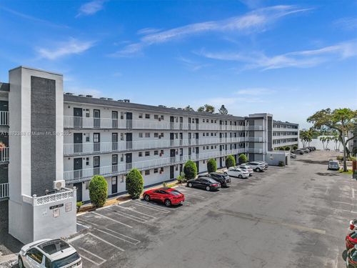 apt-431-445 Ne 195th St, Miami, FL, 33179-3324 | Card Image