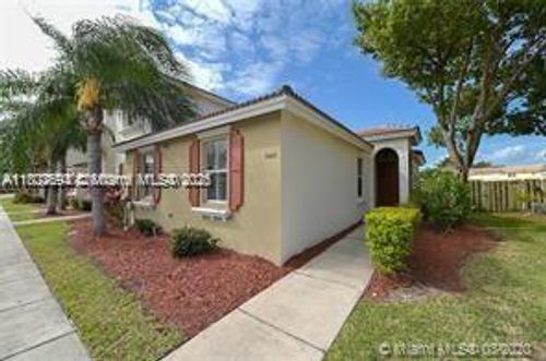 1060 Ne 42nd Ter, Homestead, FL, 33033-6614 | Card Image