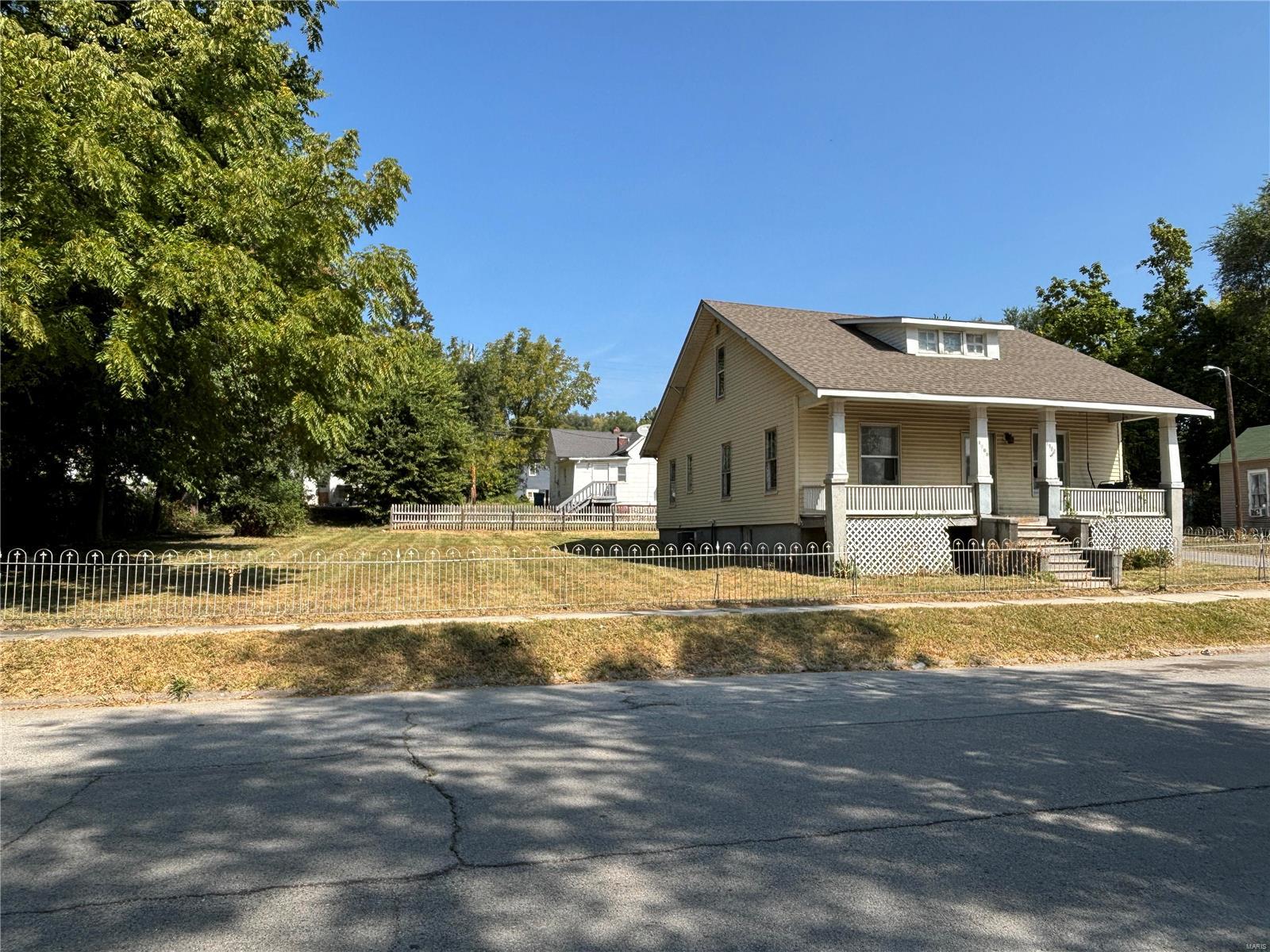 Hope St, Hannibal, MO 63401