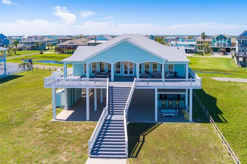 3244 Gulf Castle Dr, Crystal Beach, TX, 77650 | Card Image