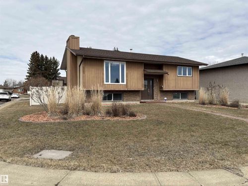 11424 164 Ave Nw, Edmonton, AB, T5X3W2 | Card Image