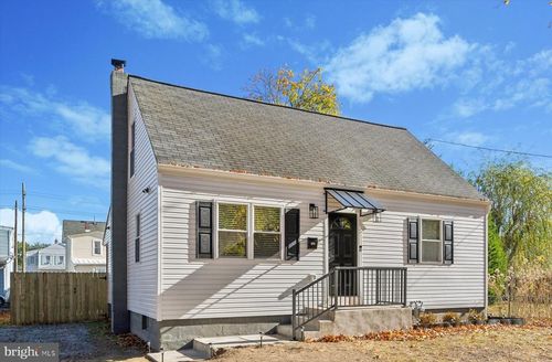 584 Station Road, ROEBLING, NJ, 08554 | Card Image