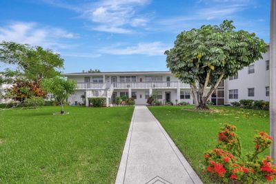 287 Farnham L, Condo with 1 bedrooms, 1 bathrooms and null parking in Deerfield Beach FL | Image 2