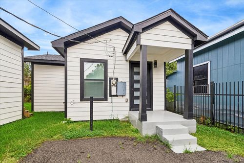 7001 1/2 Avenue P, Houston, TX, 77011-1527 | Card Image