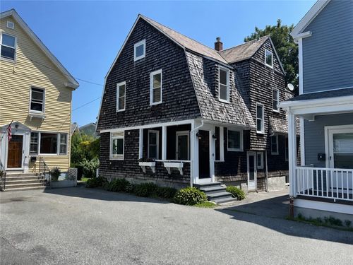 5 Ellwood Pl, Newport, RI, 02840-2205 | Card Image