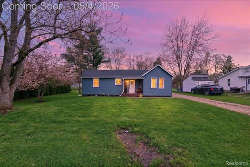 107 S Lester St, Capac, MI, 48014-3711 | Card Image