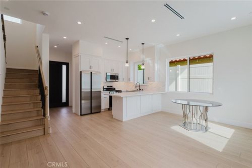 6329 Ranchito, Van Nuys, CA, 91401 | Card Image