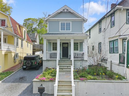 19 Charles St, Port Washington, NY, 11050-3519 | Card Image