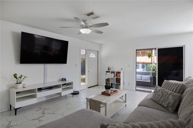 APT-2 - 3297 Royal Canadian Trce, Condo with 2 bedrooms, 2 bathrooms and null parking in Fort Myers FL | Image 9