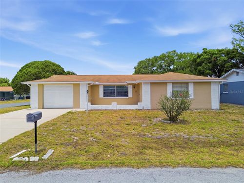 7825 Hawthorn Dr, PORT RICHEY, FL, 34668-1720 | Card Image