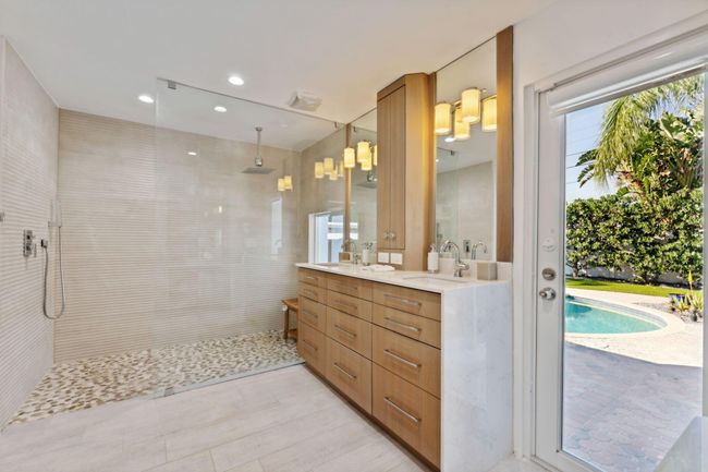 2205 Ne 30 Th St, House other with 3 bedrooms, 2 bathrooms and null parking in Lighthouse Point FL | Image 39