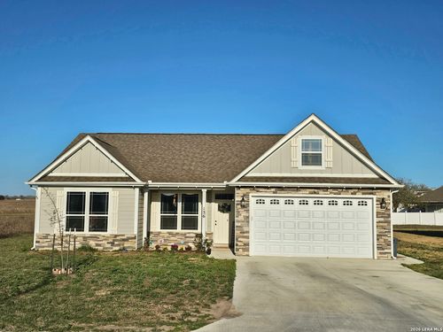 136 Turnberry Dr, La Vernia, TX, 78121-5111 | Card Image