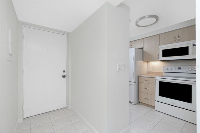 Entrance Door to Kitchen | Image 4