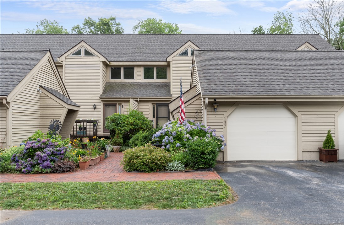 Pine Glen Dr, East Greenwich, RI 02818
