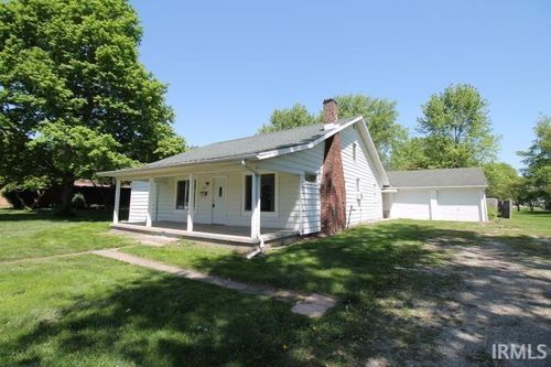 128 E Washington St, Williamsport, IN, 47993-1355 | Card Image