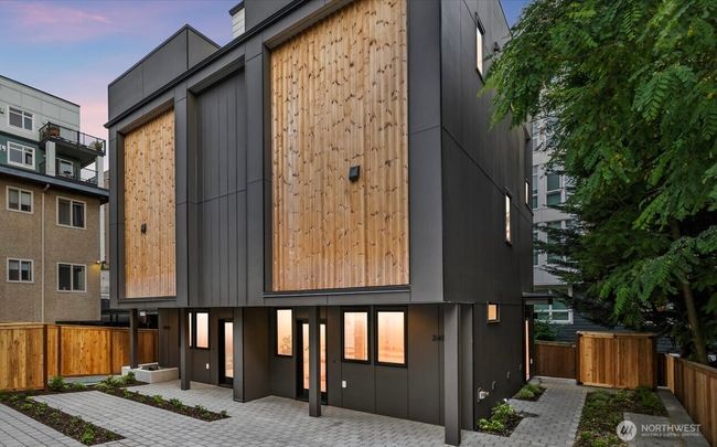 B - 2419 Nw 57 Th St, Townhouse with 3 bedrooms, 2 bathrooms and null parking in Seattle WA | Image 31