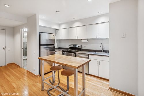apt-903-40 E 9th St, Chicago, IL, 60605-2144 | Card Image