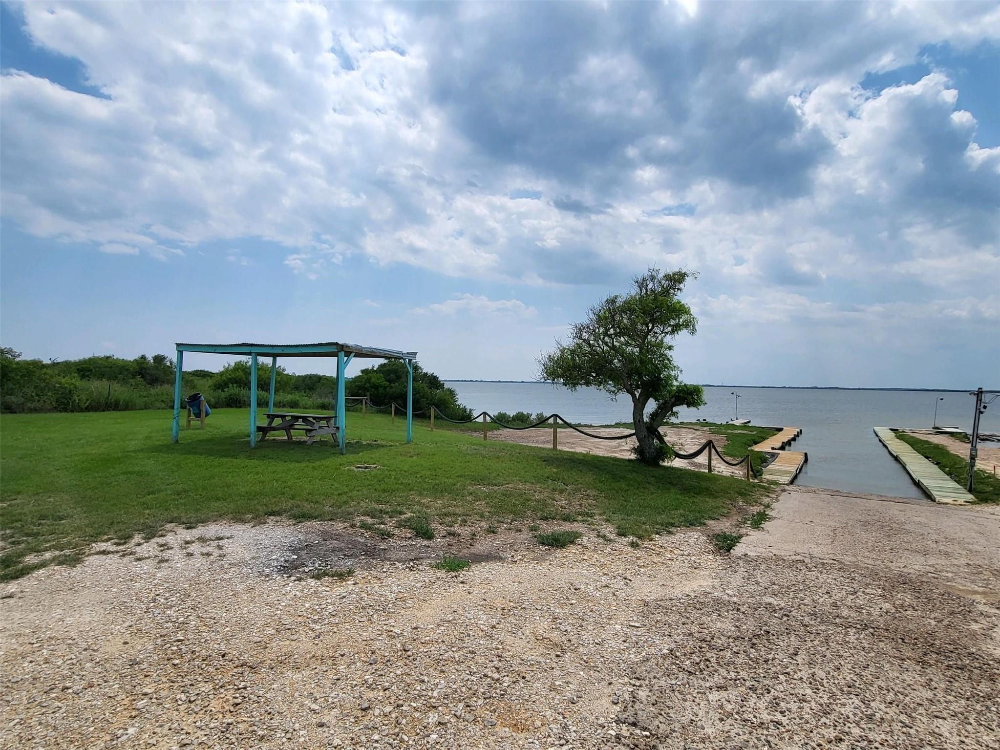 Land in Palacios