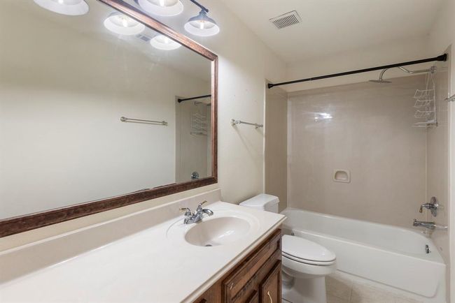 Secondary bath. | Image 31