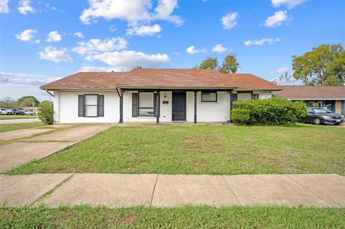 473 Clearfield Dr, Garland, TX, 75043-3016 | Card Image