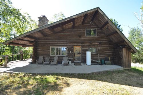 S828 Julson Ridge Rd, Independence, WI, 54747-8018 | Card Image