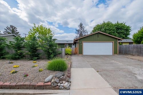 244 Honeysuckle St, Lebanon, OR, 97355-1523 | Card Image