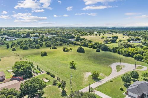 110 Brown Dr, Eddy, TX, 76524-3340 | Card Image