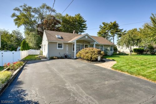 50 Leonard Ter, Wayne, NJ, 07470-3381 | Card Image