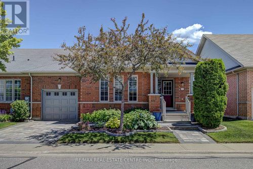 11 Fairvalley Street, Brampton (Sandringham-Wellington), ON, L6R0W2 | Card Image