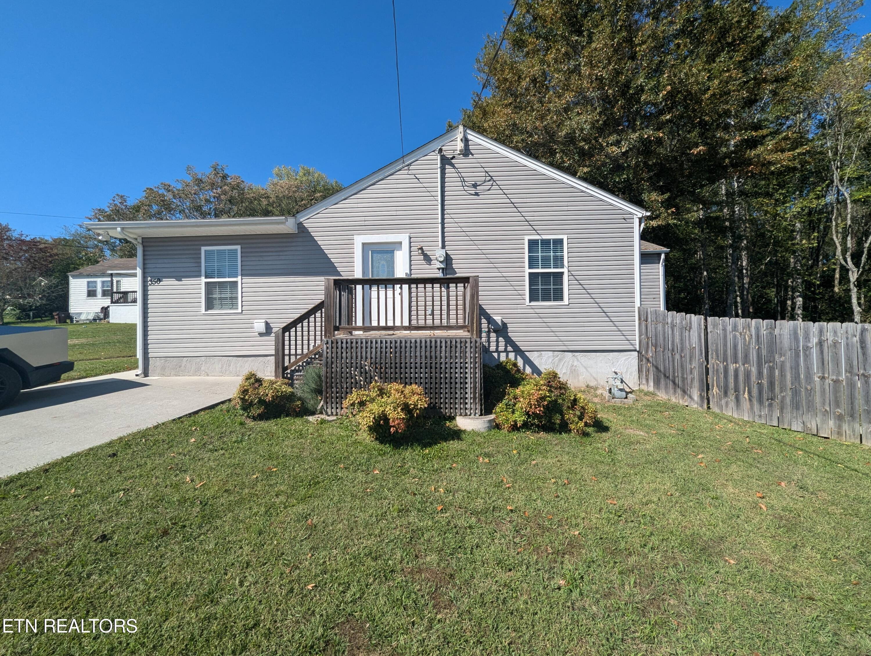Jefferson Ave, Oak Ridge, TN 37830