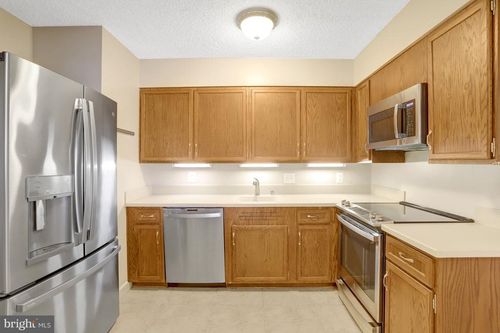 106-3800 Fairfax Dr, ARLINGTON, VA, 22203-1758 | Card Image