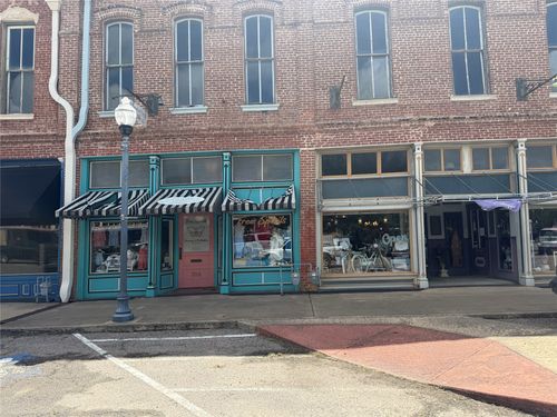 316 N Main St, Bonham, TX, 75418-4321 | Card Image