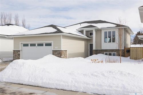3040 Lakeview Dr, Prince Albert, SK, S6W0A6 | Card Image