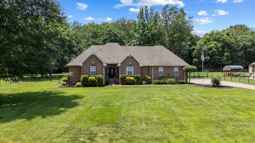 895 Brummitt Rd, Castalian Springs, TN, 37031-5525 | Card Image