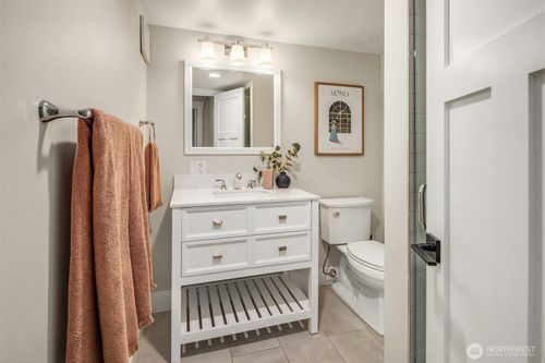 1015 1st St, Kirkland, WA, 98033-5416 | Card Image