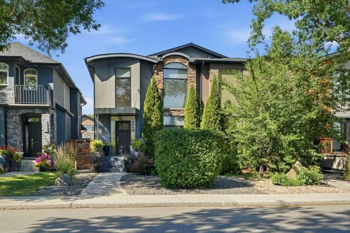 2042 49 Ave Sw, Calgary, AB, T2T2V4 | Card Image