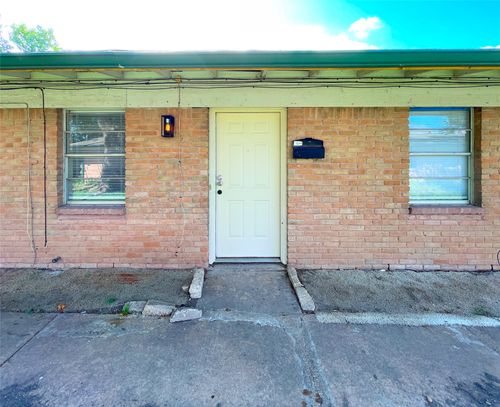 c-902 N Meadows Drive, Austin, TX, 78758 | Card Image