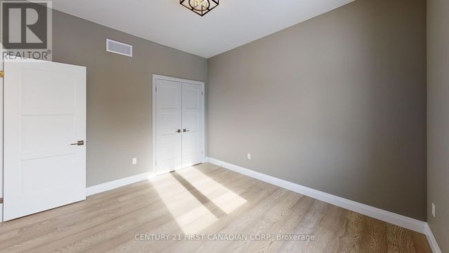 18 Postma Cres, House other with 3 bedrooms, 2 bathrooms and 4 parking in Ailsa Craig ON | Image 21