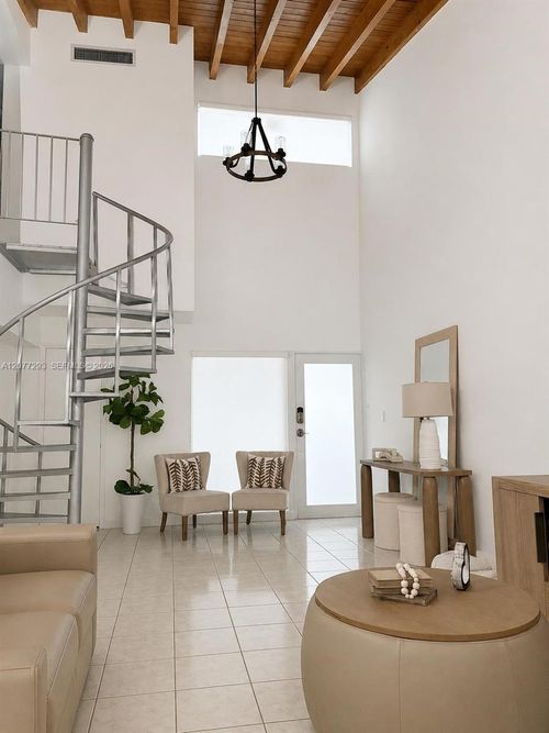 5-9171 Fontainebleau Boulevard, Miami, FL, 33172 | Card Image