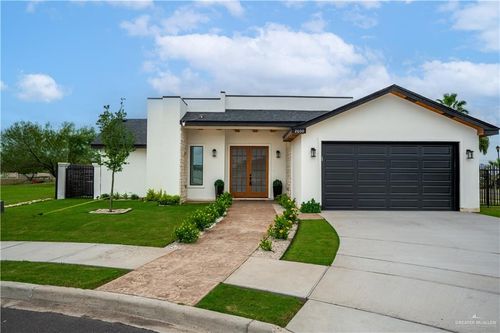 2600 E Guerlain Dr, Edinburg, TX, 78542-7271 | Card Image