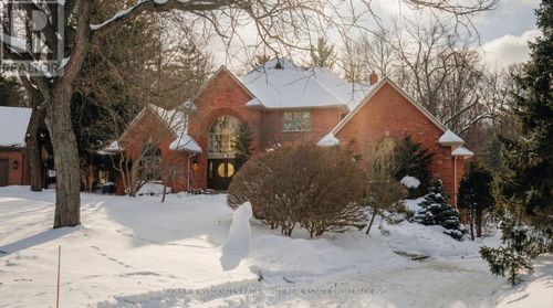 82 Chestnut Crt, London, ON, N6K4J5 | Card Image