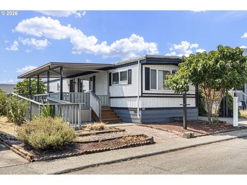 106 Shadow Ranch Ln, Roseburg, OR, 97470-1128 | Card Image